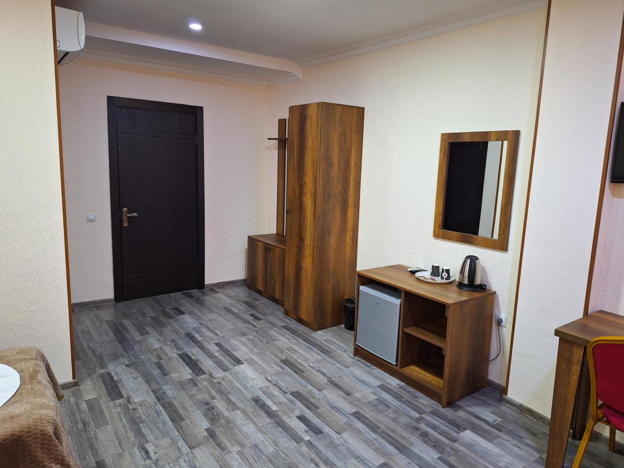 Hotel Georgian Kutaisi Exterior photo